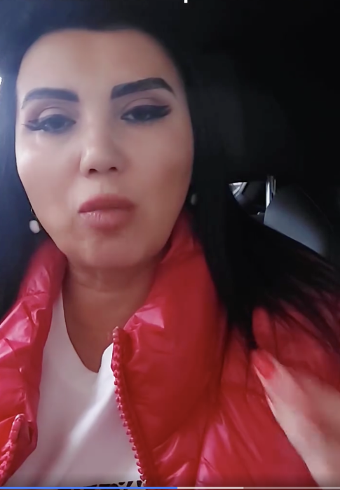 Vedeta care și-a luat haine de la Piața Obor. O vezi non-stop pe la Antena 1, dar nu știai că se îmbracă de la tarabă