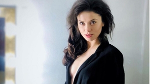 Gianinuța, imagini fierbinți de pe plajă! Anca Dumitra a renunțat la sutien
