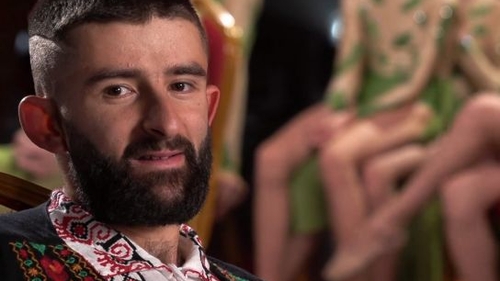Cine e, de fapt, Florin Mîndru? “Kiss Love” a venit la Românii au Talent ca să-și găsească jumătatea, dar a plecat cu coada între picioare