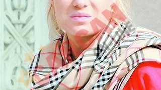 Simona Sensual nu-si mai poate ascunde grimasele de durere