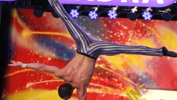 Cei doi acrobati de la Romanii au talent, de nedespartit! Maini in maini de 21 de ani!