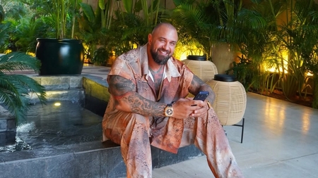 Alex Bodi, zi de naștere pe lux și opulență! Au curs râuri de șampanii, iar iubita l-a filmat în ipostaze inedite