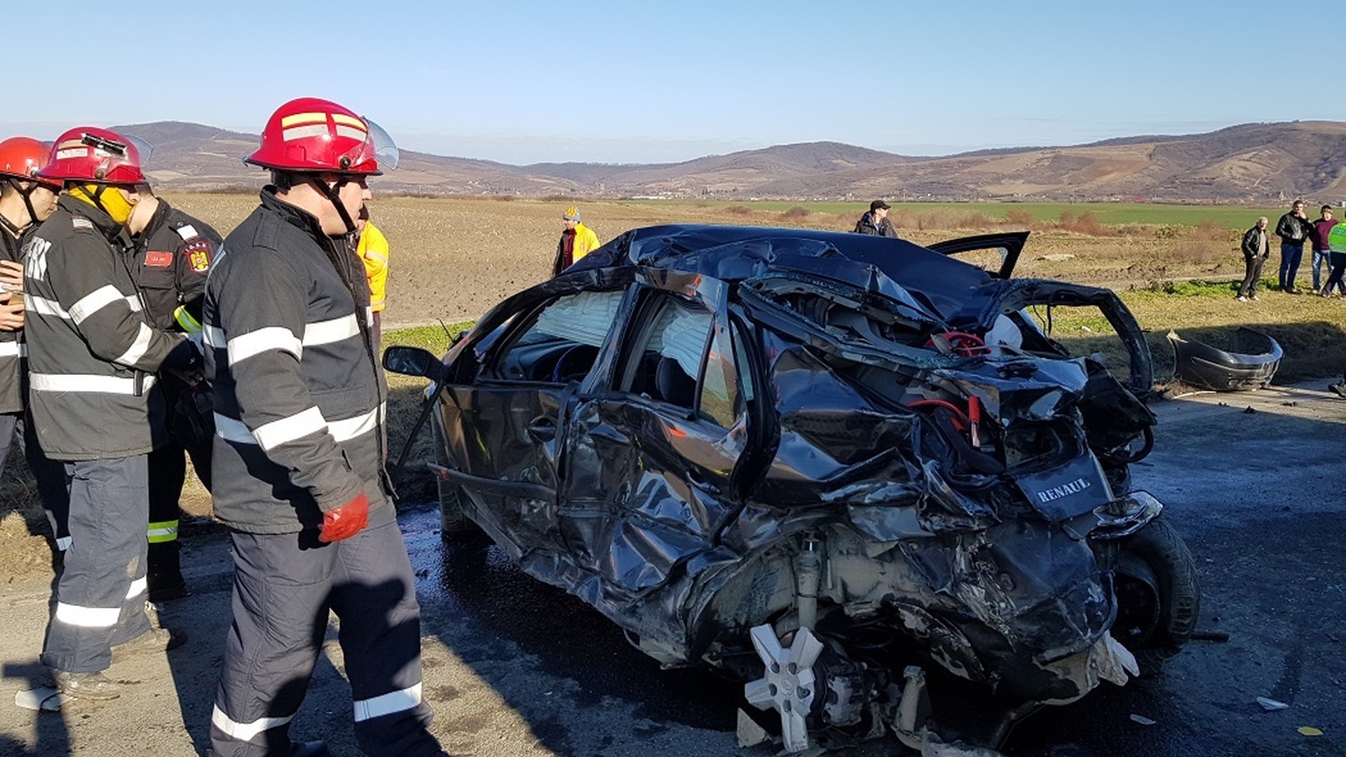 Accident cumplit în Arad. Un tânăr de 19 ani a murit, iar un altul, de 23 de ani, a fost grav rănit. Cine este şoferul care a provocat tragedia