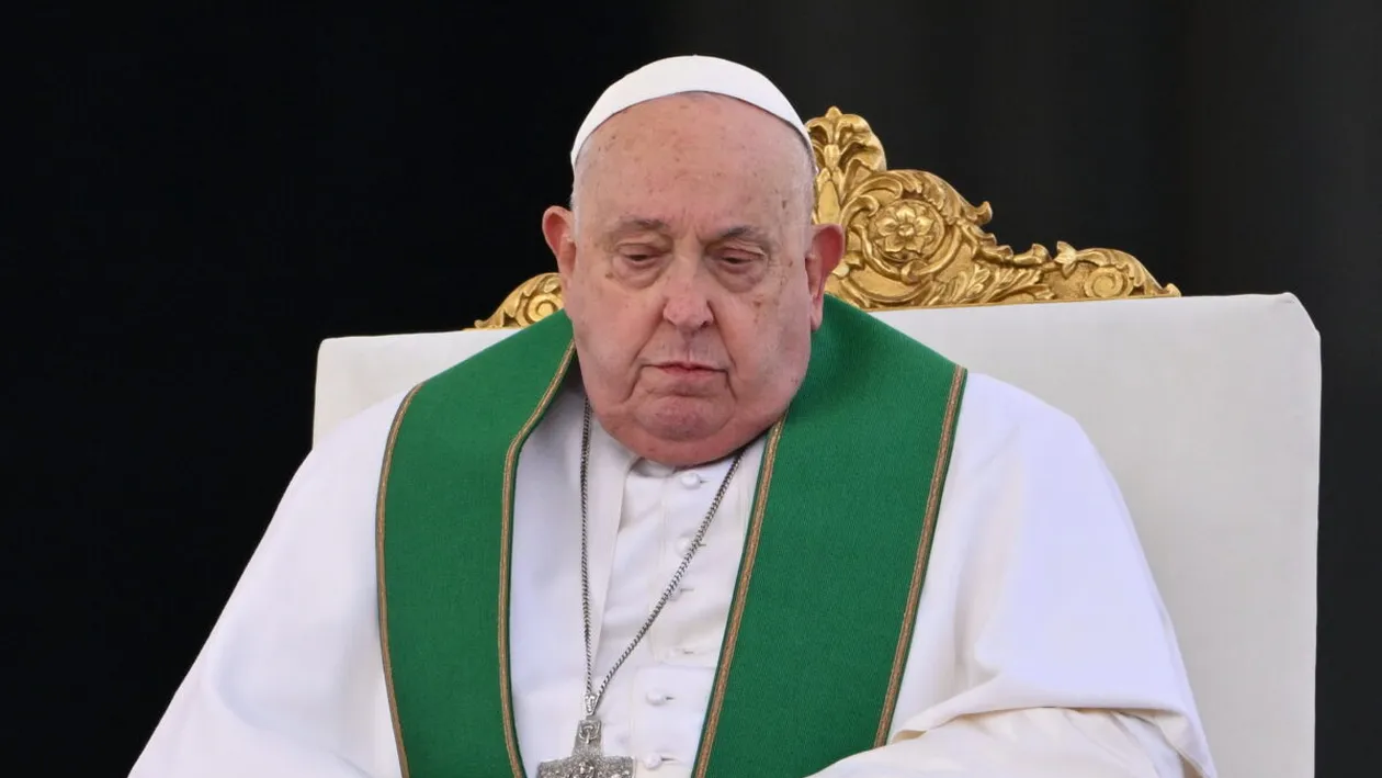 Papa Francisc a primit perfuzii după criza de ieri. Ultimele informații despre sănătatea Suveranului Pontif
