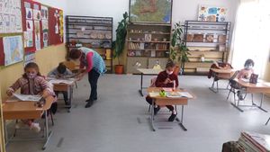 Povestea școlii cu cinci elevi din Comănicea. Doi sunt în grupa 0, doi în clasa a III-a şi unul în clasa a IV-a