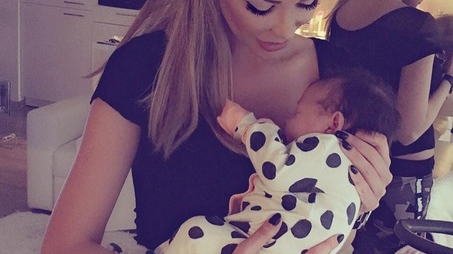 Mare curaj pe ea! Aşa arată Bianca Drăguşanu, nemachiată după o noapte nedormită din cauza Sofiei