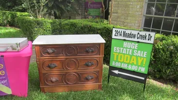 A mers la targ si a cumparat un dulap vechi! Acasa i-a scos sertarele si a ramas impresionat de ce a gasit inauntru. Ce se afla in ultimul sertar VIDEO