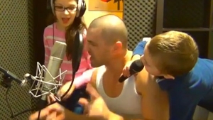 Pavel Stratan a pierdut 20.000 de euro din cauza fiului sau! A vrut sa rupa piata muzicala cu pustiul de patru ani, dar a dat chix