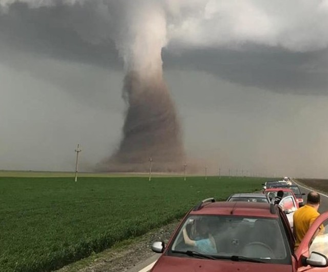MAI a evaluat pagubele făcute de tornadă în Călărași: 18 locuințe afectate cu până la 100%