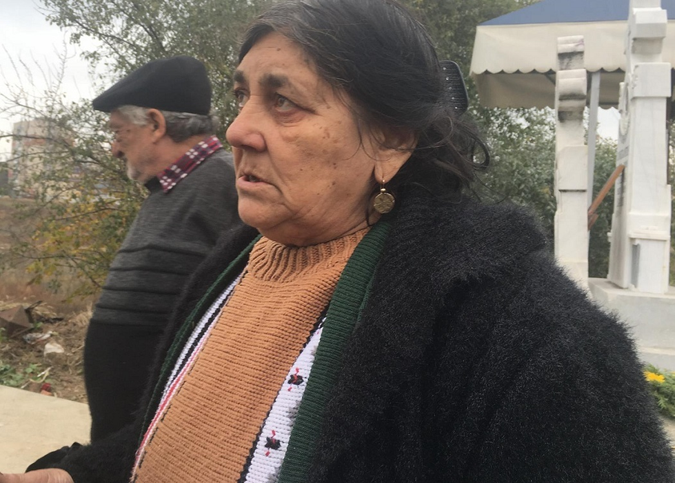 O rudă a răposatei spune că femeia a fost îngropată cu mai multe bijuterii
