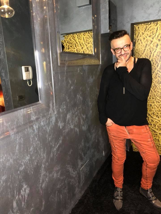 Răzvan Ciobanu, designerul care a încetat din viață luni dimineață, la vârsta de 43 de ani, în urma unui accident rutier care s-a produs în județul Constanța.