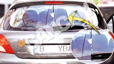 In timp ce sotul ei, Serban Ionescu, e imobilizat la pat, Magda Catone isi face de cap cu amantul. L-a sarutat in masina