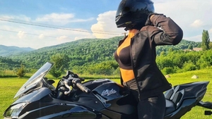 O tânăra a murit după ce a căzut cu motorul, pe șoseaua Pipera. Alexandra s-a stins din viaţa sub privirile prietenului său