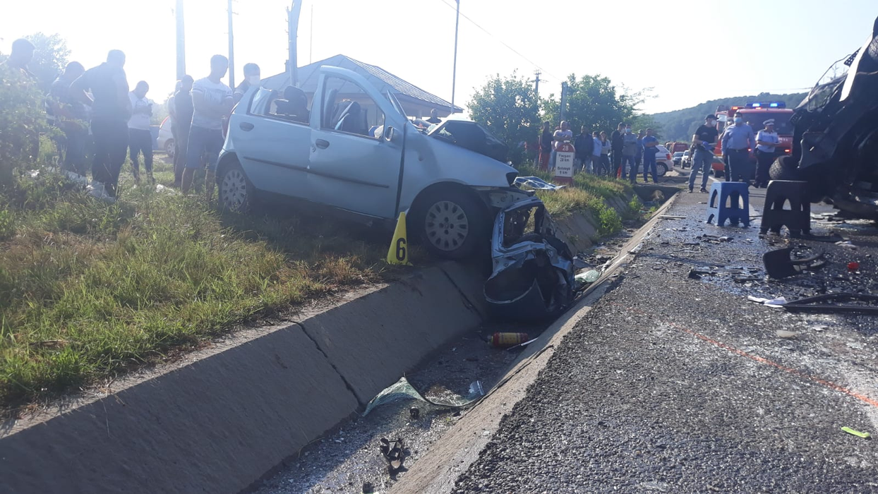 Imagini șocante de la accidentul din Vrancea! Șoferii au murit, 11 oameni, la spital! A fost activat planul Roșu VIDEO