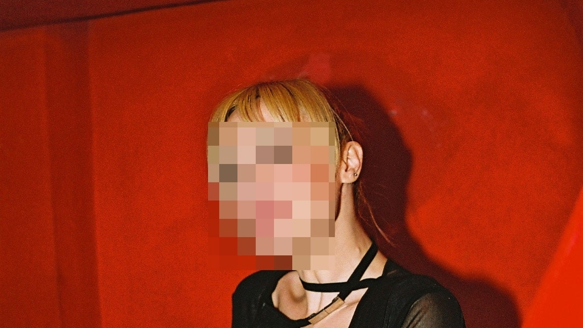 Ce vedetă a apărut pe prima copertă Playboy din România. A colaborat cu celebrul fotograf Richard Fegley