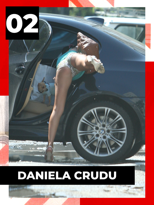 TOP sexy-vedete. Bianca Drăgușanu, Daniela Crudu sau Raluca Bambi s-au aplecat pe bancheta din spate și…: Mamăăă, ce priveliște!