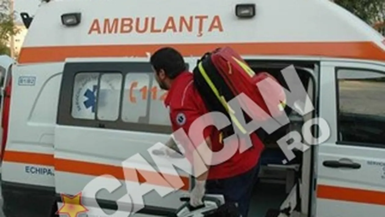 Sase persoane, din care doi copii, ranite in urma ciocnirii a trei masini