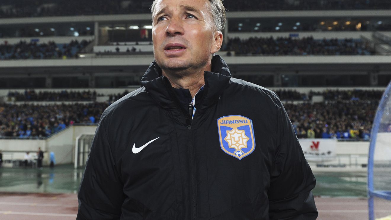 Şi-a cumpărat un palat de 2 milioane E din banii de la arabi! Avem imagini exclusive cu noua super-casă a antrenorului Dan Petrescu