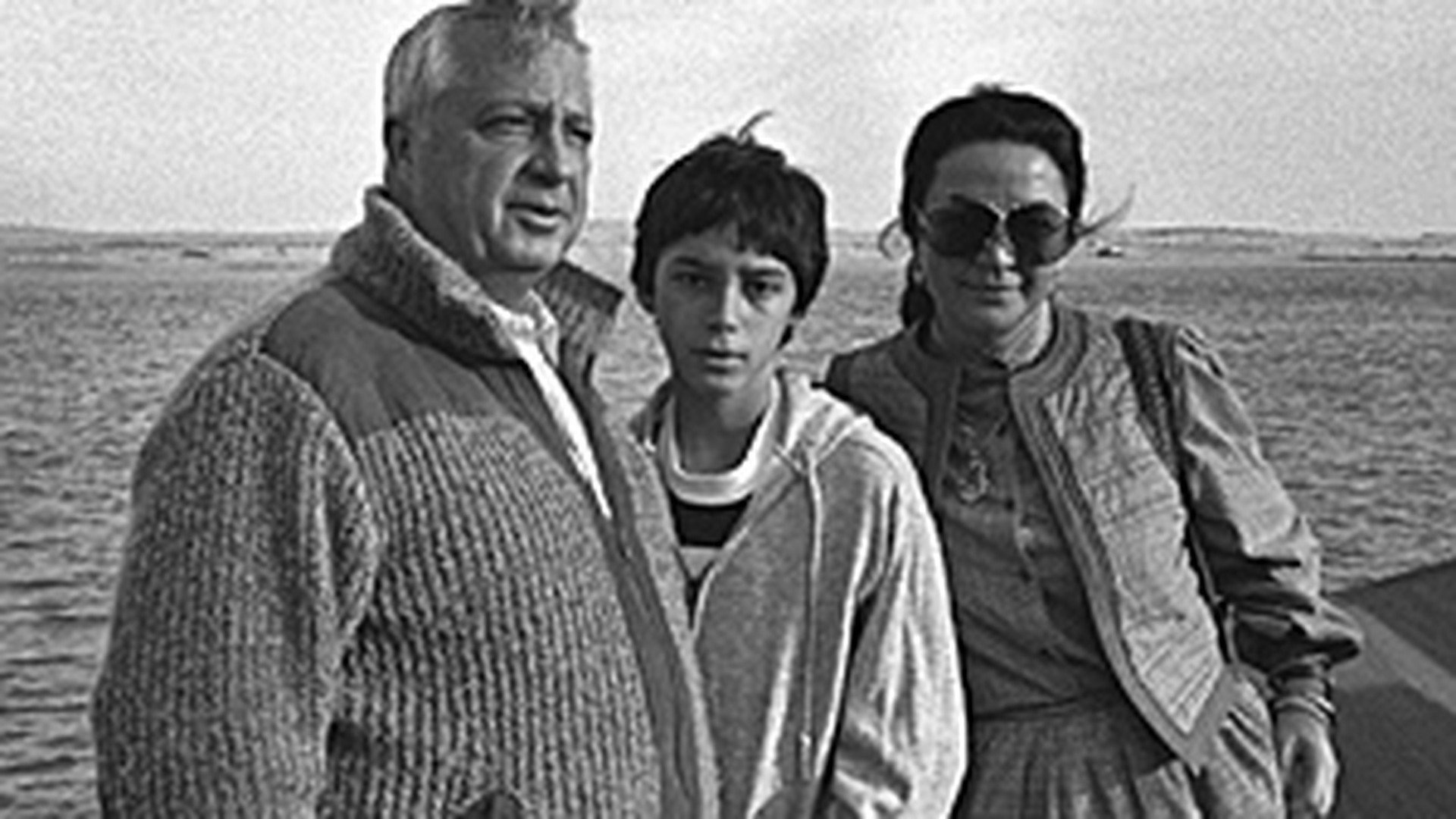 Blestemele incredibile a celor doua romance care s-au iubit cu Ariel Sharon!