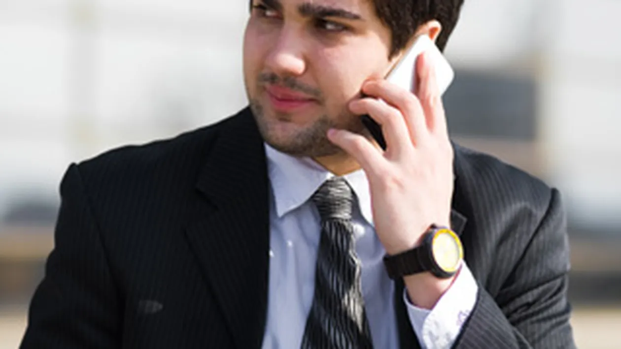 A ramas paralizat din cauza telefonului mobil