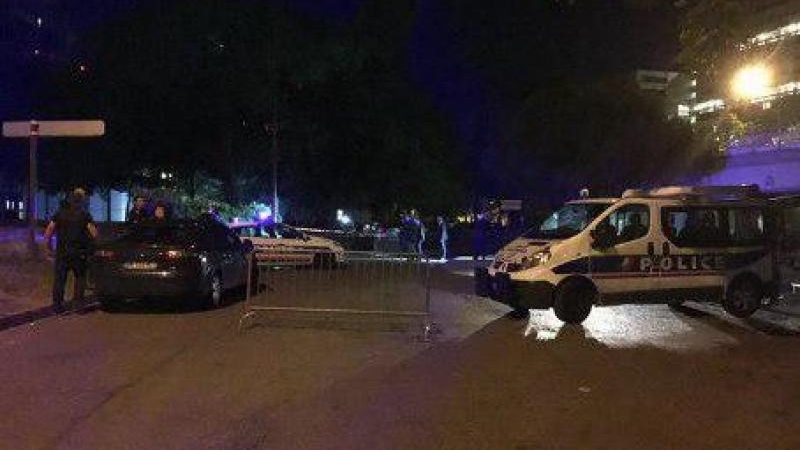 Atac armat în Franţa: un mort şi şase răniţi