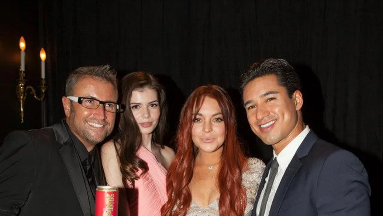 Moni şi Lindsay Lohan, prietene la cataramă! Celebra actriţă s-a distrat cu românca o noapte intreagă, după ce şi-a aflat sentinta