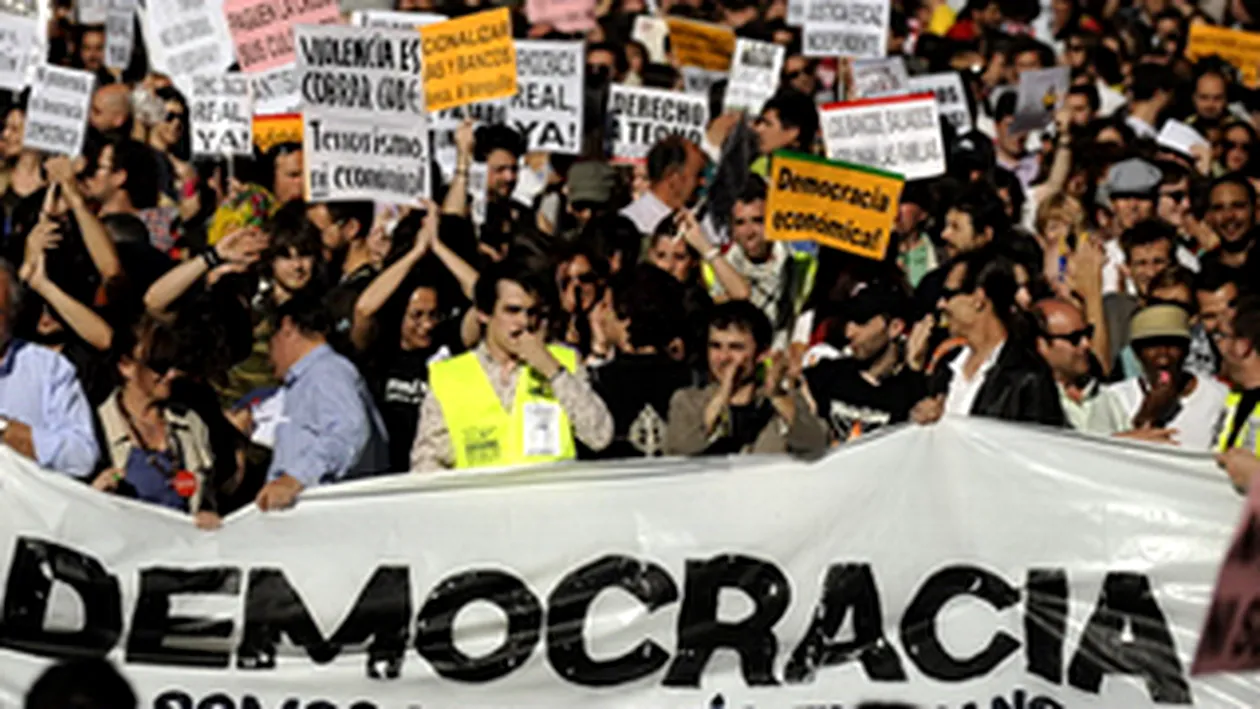 VIDEO Revolutie la Madrid! 25 000 de persoane protesteaza impotriva Guvernului spaniol!