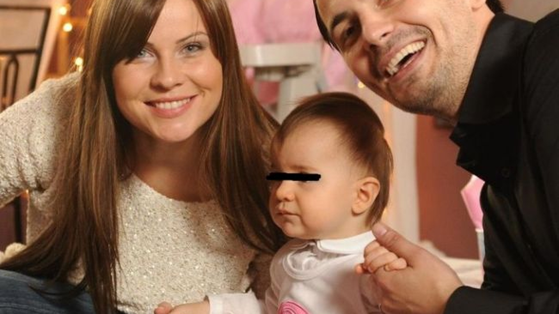 N-ai cum s-o recunosti! Blonda si total schimbata! Uite cum a aratat Doinita de la Spicy in rochia de mireasa!
