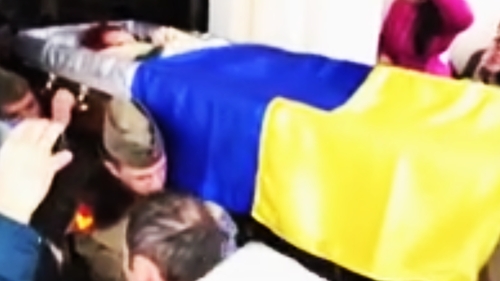 Imagini tulburătoare de la înmormântarea marii actriţe Stela Popescu! Alexandru Arşinel, distrus de durere după funeralii.
Singurele cuvinte pe care a mai putut să le spună cu lacrimi în ochi: „Trebuie să...”