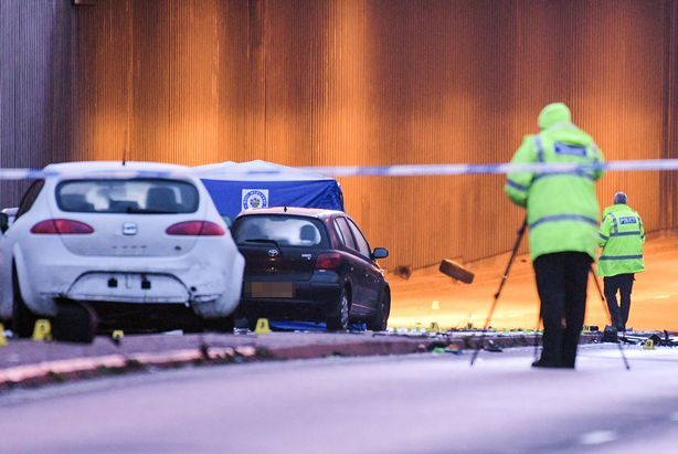 VIDEO / Imagini HORROR! Accident groaznic, şase oameni au murit zdrobiţi în autoturisme!