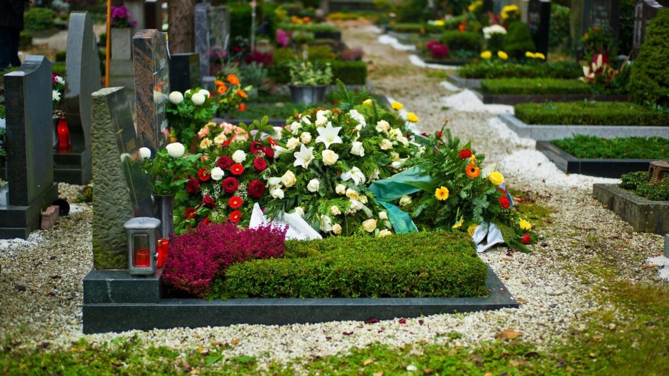 Trauma prin care a trecut a determinat-o pe Marie să facă un gest inexplicabil. Tânăra a decis să vândă florile funerare ale bunicii sale pretinzând că sunt noi