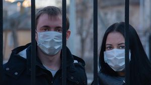 E oficial! Ministrul Sănătății a anunțat DATA la care vom renunța la masca de protecție