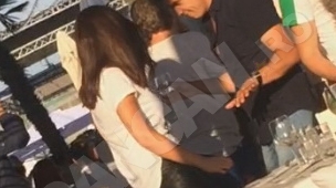 Fostului ministru al Comunicaţiilor îi prieşte viaţa după divorţ. Naşul cuplului EBA-SYDA şi-a făcut „talentul“ la LOFT