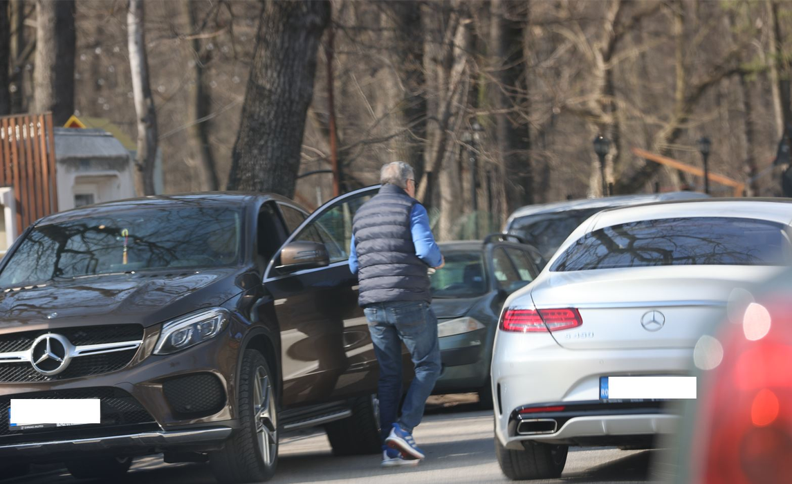 Ilie Năstase a "recuperat" cafelele și va pleca în curând (Foto: CANCAN.RO)