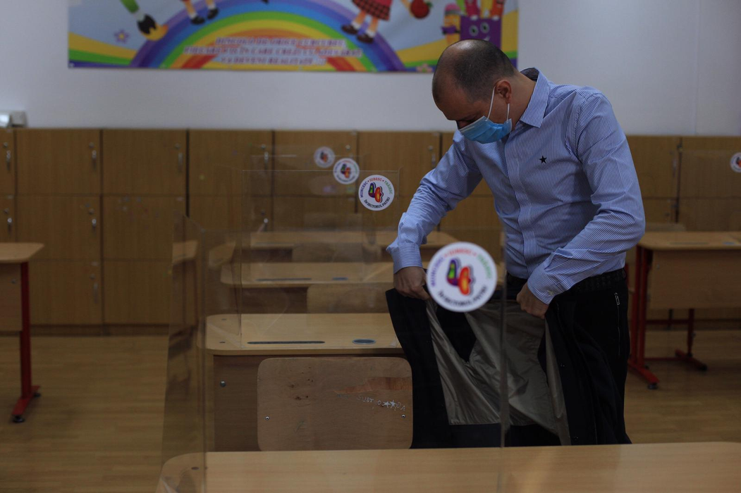 Prima școală din Capitală pregătită pentru examenele naționale, în condiții de pandemie, se află în Sectorul 4 al Capitalei