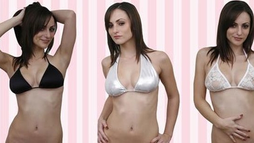 VIDEO - Aceştia sunt cei mai decoltaţi bikini! Oare vom vedea vreo vedetă de la noi îmbrăcată aşa pe plajele de la Mamaia?
