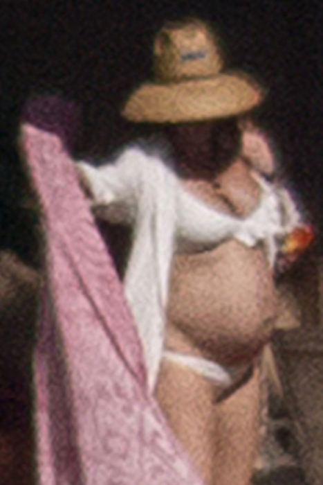 ** RIGHTS: WORLDWIDE EXCEPT IN GREECE ** Skiathos, GREECE  - *EXCLUSIVE*  - Kate Hudson shows off her large baby bump while enjoying her vacation with Danny Fujikawa and friends.

Pictured: Kate Hudson

BACKGRID USA 17 JUNE 2018 

BYLINE MUST READ: ISP / BACKGRID

USA: +1 310 798 9111 / usasales@backgrid.com

UK: +44 208 344 2007 / uksales@backgrid.com

*UK Clients - Pictures Containing Children
Please Pixelate Face Prior To Publication*
