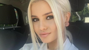 Cea mai sexy concurentă de la iUmor, specialistă în videochat? Imaginile pe care Cristina Șchiopu le vrea șterse