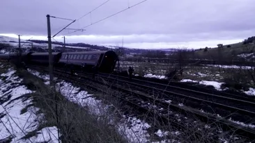 La un pas de tragedie! Două trenuri au deraiat în Caraș-Severin și Hunedoara. Un călător a fost rănit