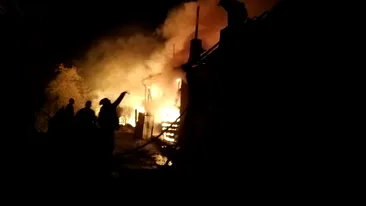 Scene cumplite în Giurgiu. Un bărbat și-a dat foc în propria locuință și se află în stare critică