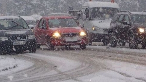 Vremea ne dă bătăi de cap! A fost emis cod galben de ploi, vânt şi ninsori