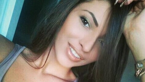 A luat nota ZECE la bacalaureat, insa nu te-ai astepta sa arate asa!Vezi cat de sexy poate sa fie cea mai desteapta fata din Bacau