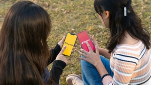 Cum ne fac marile companii tech dependenți de aplicațiile de dating - De ce ajungem să dăm „swipe” la nesfârșit?