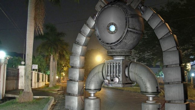 Asta e culmea sesizarilor! O bucuresteanca vrea ca primaria sa trimita un robot sa-i mute casa! Vezi toata povestea!