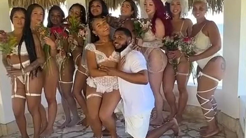 Un influencer cunoscut pe Tik Tok s-a căsătorit cu zece femei în același timp: „Încerc să le arăt ceea ce merită”