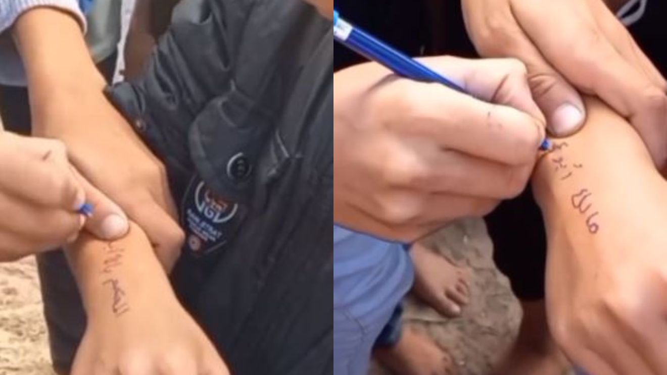 Realitatea crudă din Fâșia Gaza. Copiii își scriu numele pe brațe, pentru a fi identificați în cazul în care mor în urma atacurilor