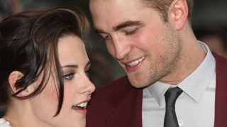 Robert Pattinson a sorbit-o din priviri pe Kristen Stewart!