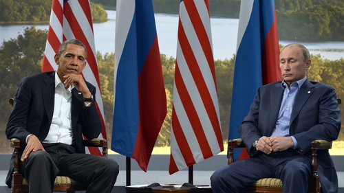 Ucraina se pregateste de razboi! Barack Obama l-a avertizat pe Putin ca incalca mai multe tratate daca intervine in Crimeea