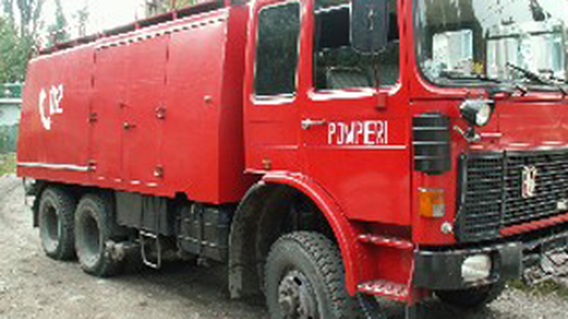 Doua case din Voluntari au luat foc