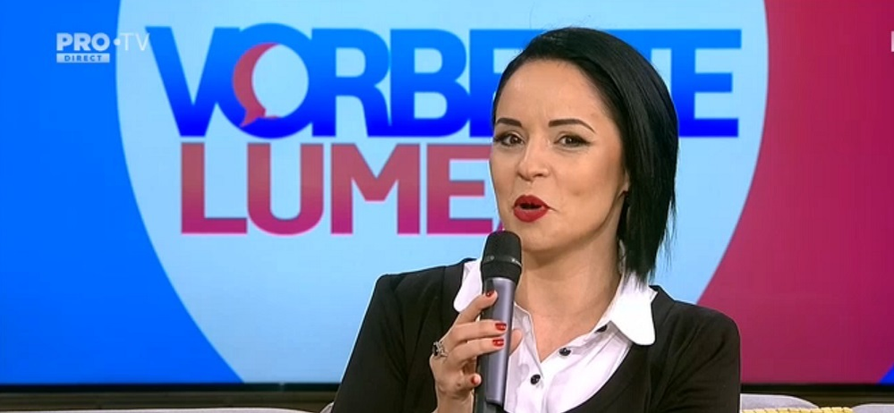 A purtat o ţinută neobişnuită pentru stilul ei: „Mergi la schit?”. Andreea Marin „se încuscreşte” cu fostul ei coleg, Cove: „Merg relaţiile cu băieţii mai mici”